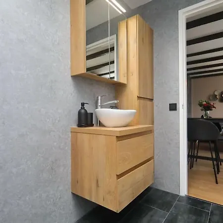 Have A Stay! - The Dutch Nabij En Boulevard