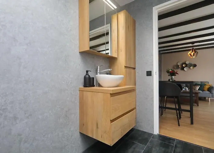 Have A Stay! - The Dutch Nabij En Boulevard